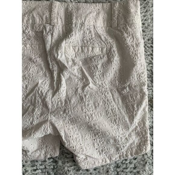Torrid White Eyelet Shorts Size 10 Mid Length - Picture 6 of 7